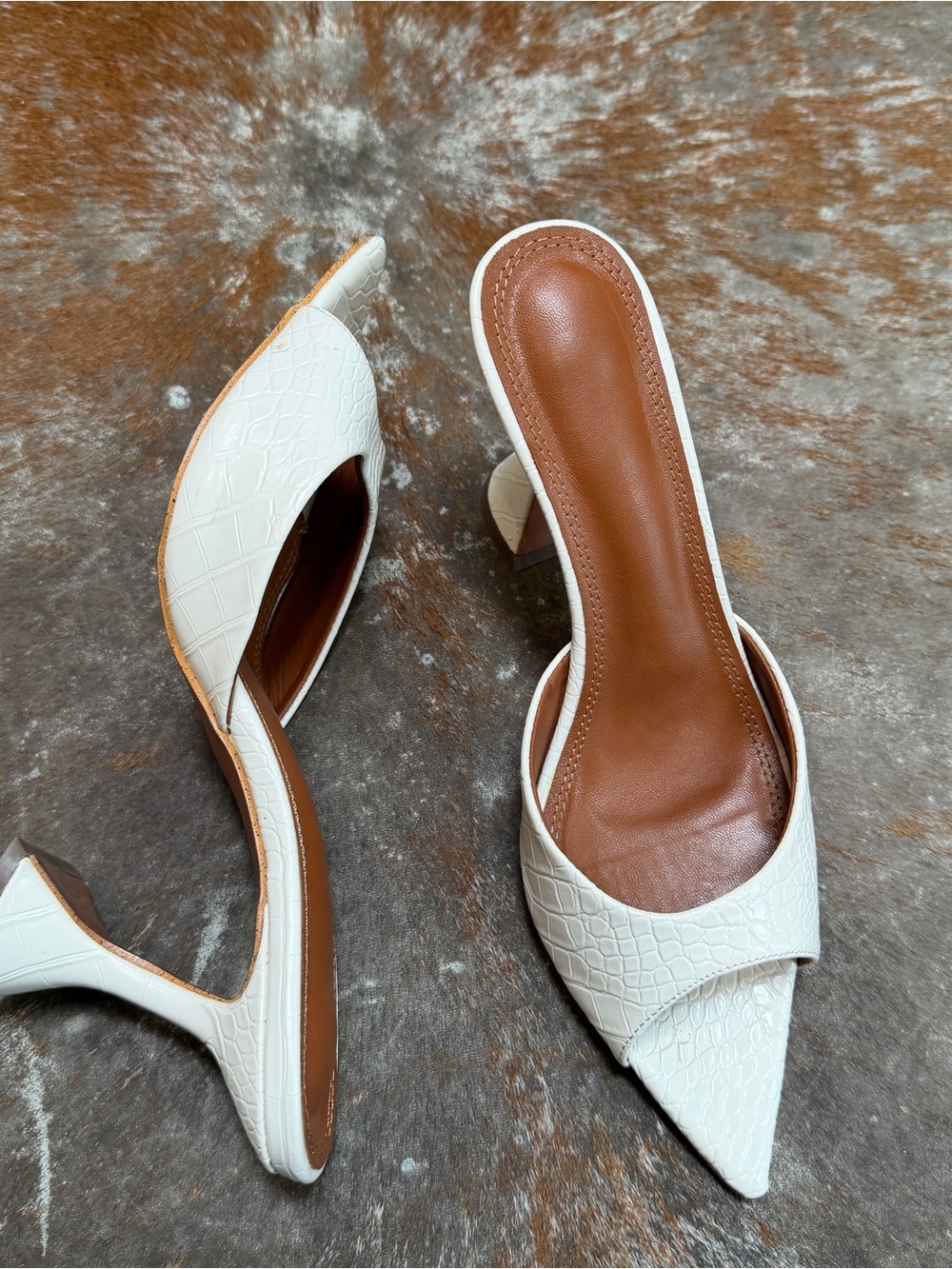 White Croc-Textured Pointed Toe Slip-On Heels - Picture 6 of 7